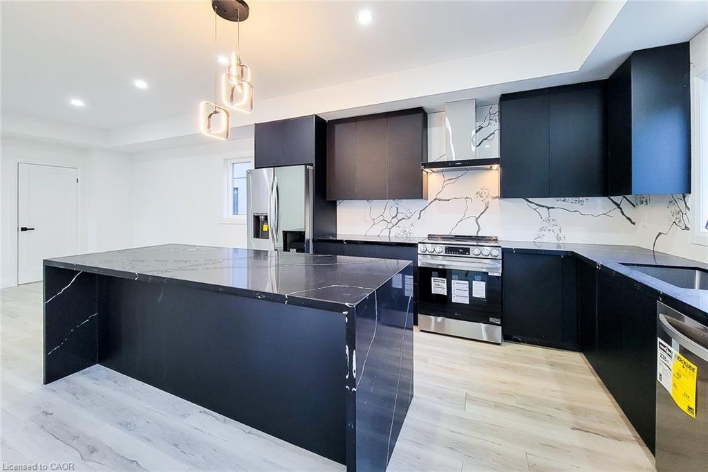 8 Devonport Street, Hamilton, ON - Indoor Photo Showing Kitchen With Upgraded Kitchen
