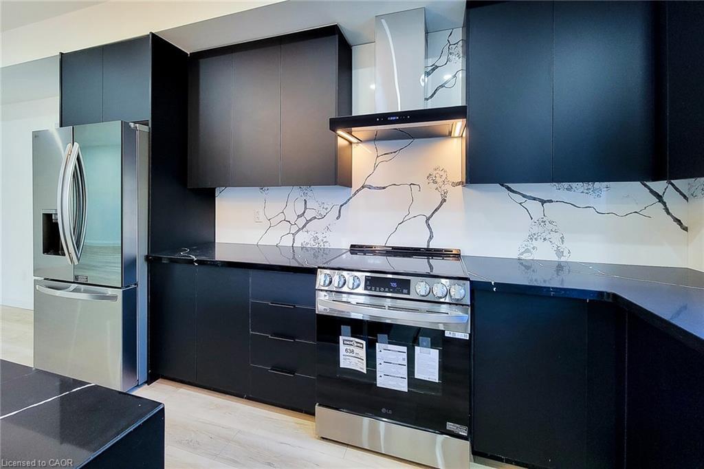 8 Devonport Street, Hamilton, ON - Indoor Photo Showing Kitchen