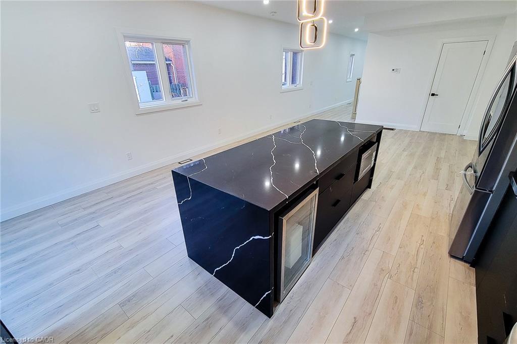 8 Devonport Street, Hamilton, ON -