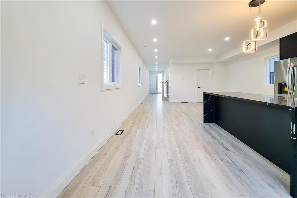 8 Devonport Street, Hamilton, ON - Indoor