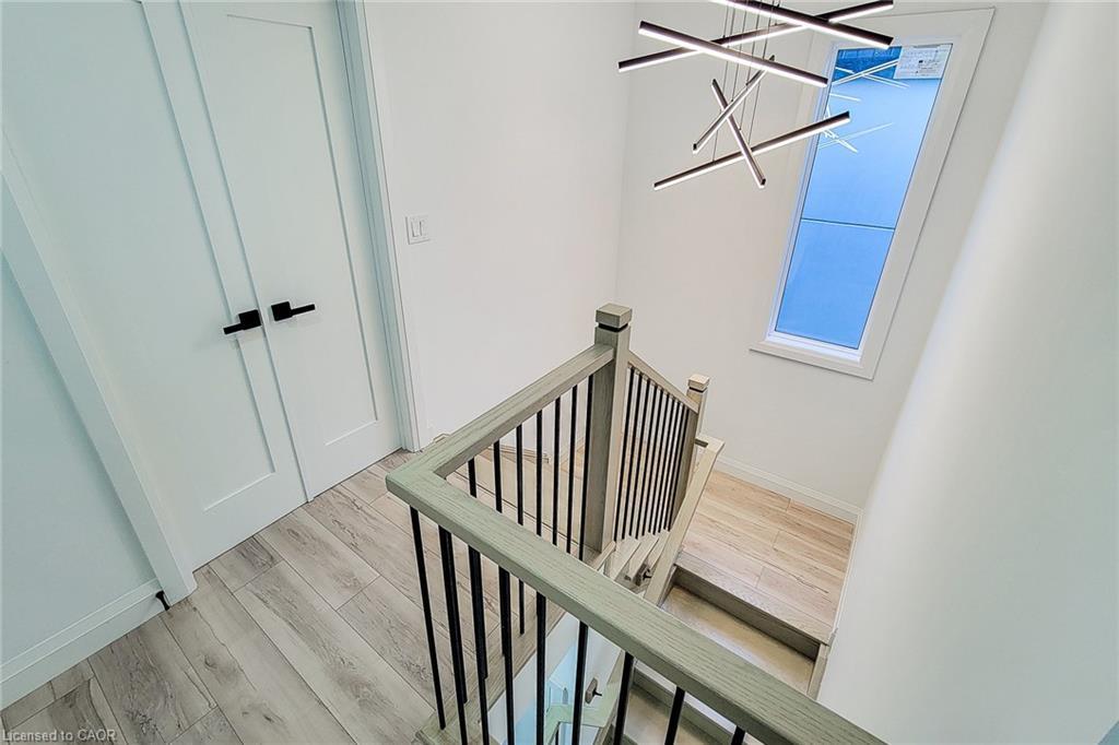 8 Devonport Street, Hamilton, ON - Indoor Photo Showing Other Room