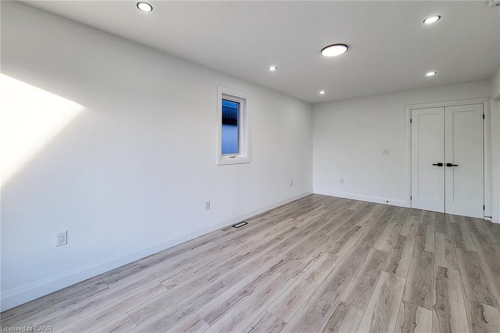 8 Devonport Street, Hamilton, ON - Indoor Photo Showing Other Room