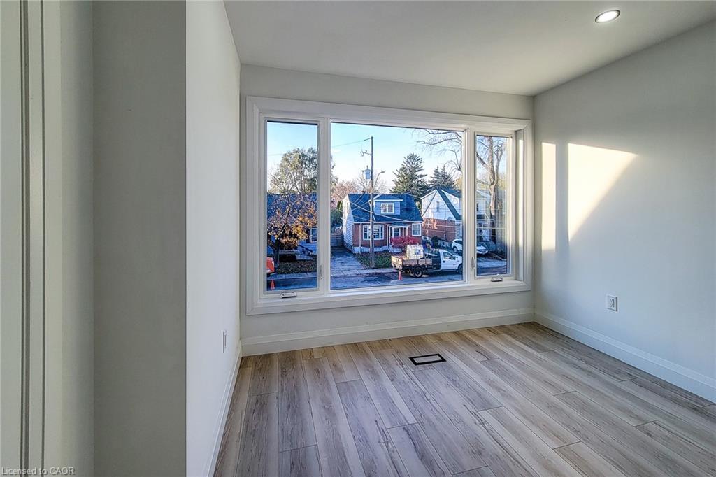 8 Devonport Street, Hamilton, ON - Indoor Photo Showing Other Room