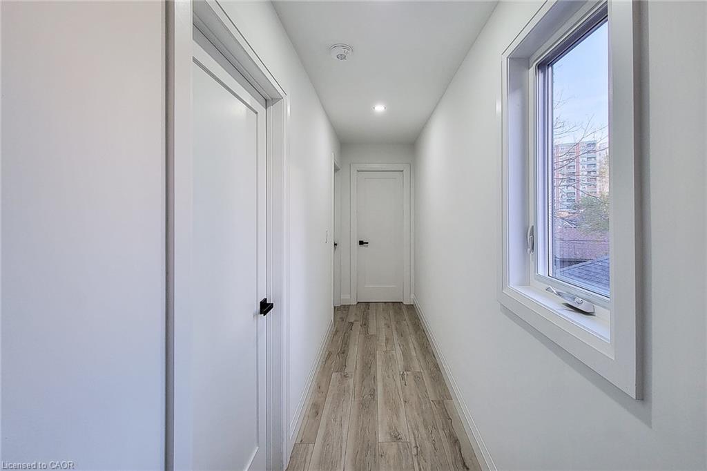 8 Devonport Street, Hamilton, ON - Indoor Photo Showing Other Room