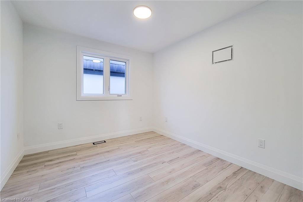 8 Devonport Street, Hamilton, ON - Indoor Photo Showing Other Room