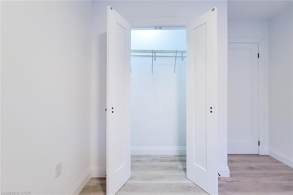 8 Devonport Street, Hamilton, ON - Indoor Photo Showing Other Room