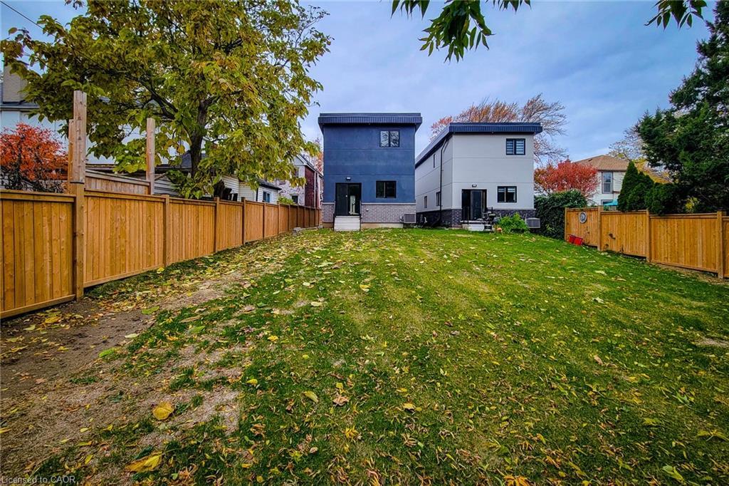 8 Devonport Street, Hamilton, ON - Outdoor With Backyard