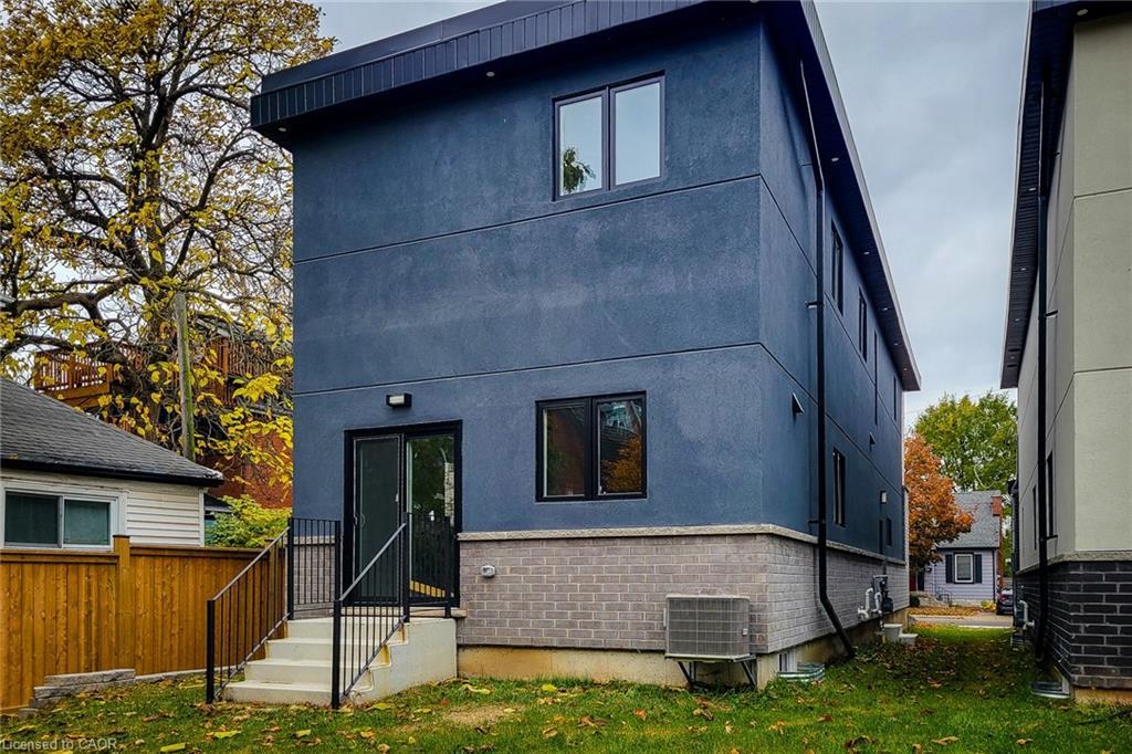 8 Devonport Street, Hamilton, ON - Outdoor