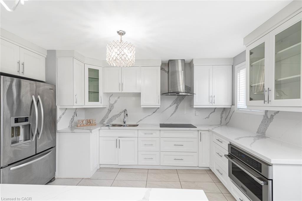 33 Alderney Avenue, Hamilton, ON - Indoor Photo Showing Kitchen