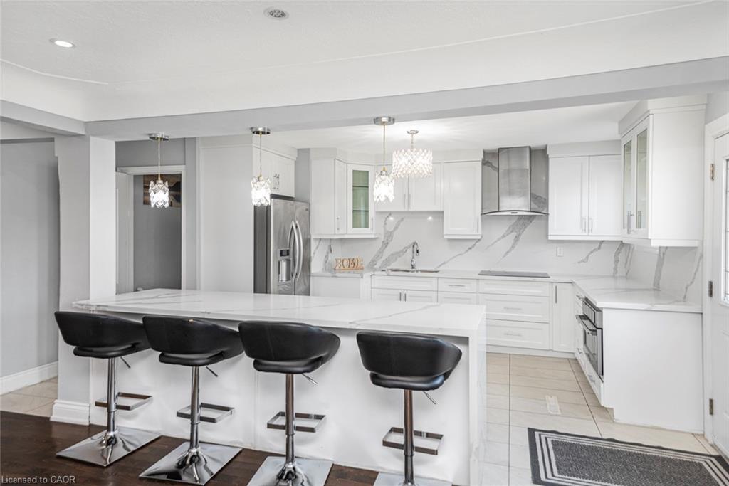 33 Alderney Avenue, Hamilton, ON - Indoor Photo Showing Kitchen With Upgraded Kitchen