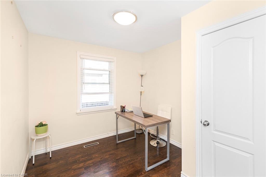 33 Alderney Avenue, Hamilton, ON - Indoor Photo Showing Other Room