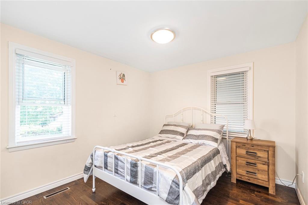 33 Alderney Avenue, Hamilton, ON - Indoor Photo Showing Bedroom