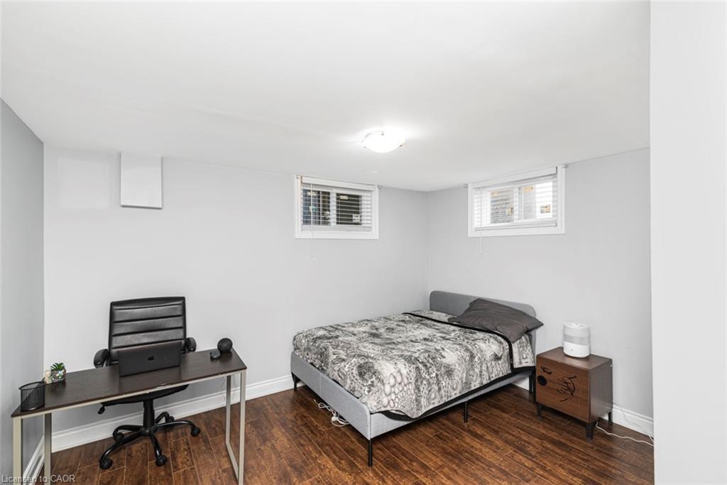 33 Alderney Avenue, Hamilton, ON - Indoor Photo Showing Bedroom