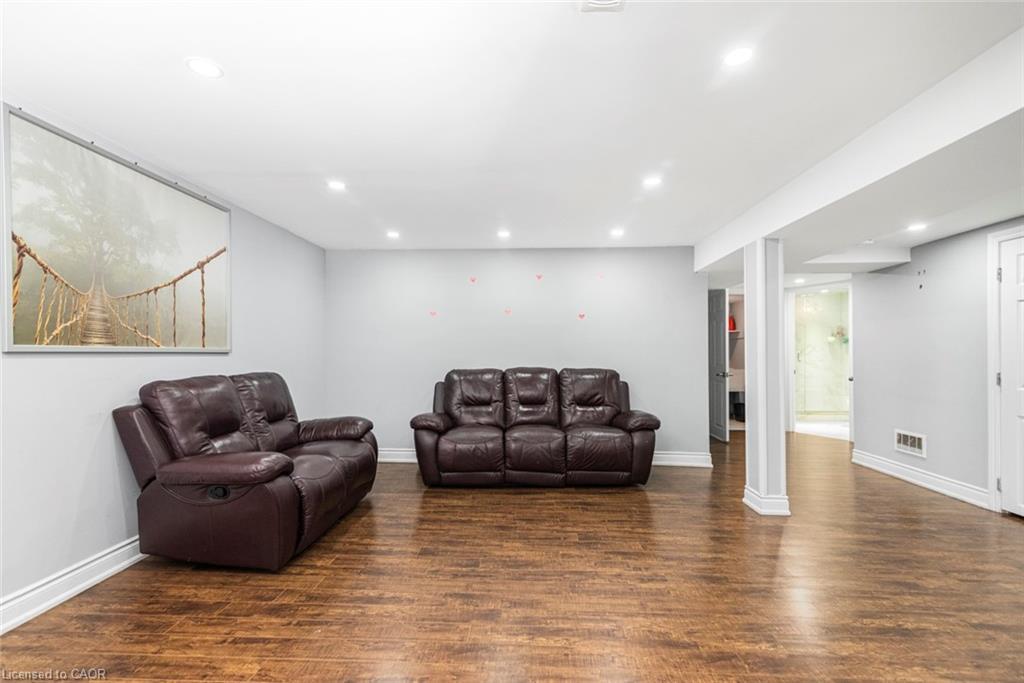 33 Alderney Avenue, Hamilton, ON - Indoor