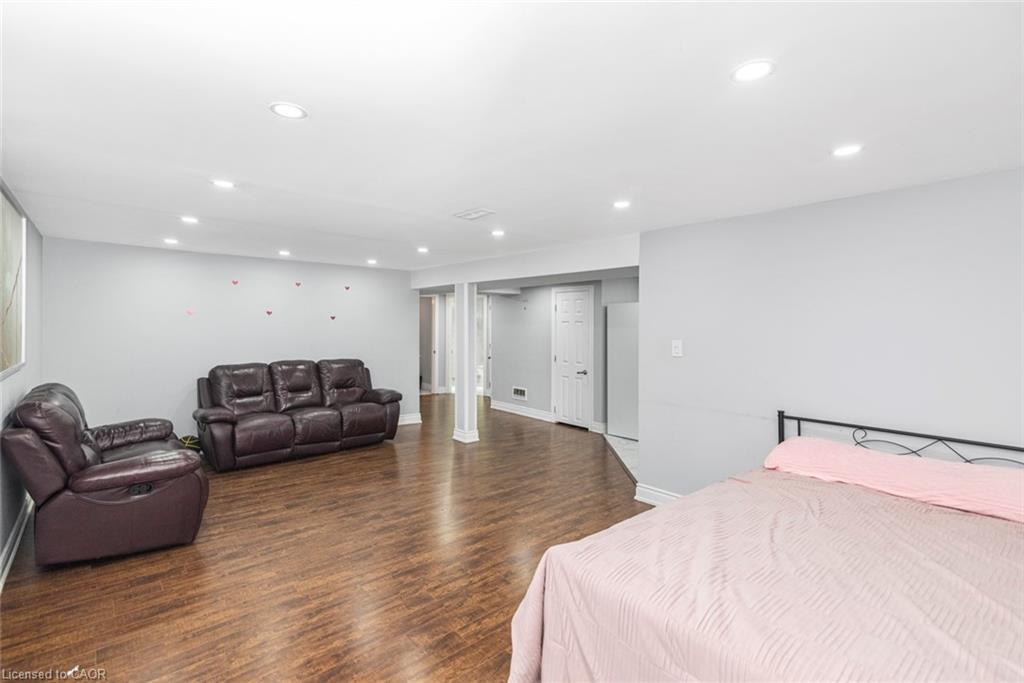 33 Alderney Avenue, Hamilton, ON - Indoor