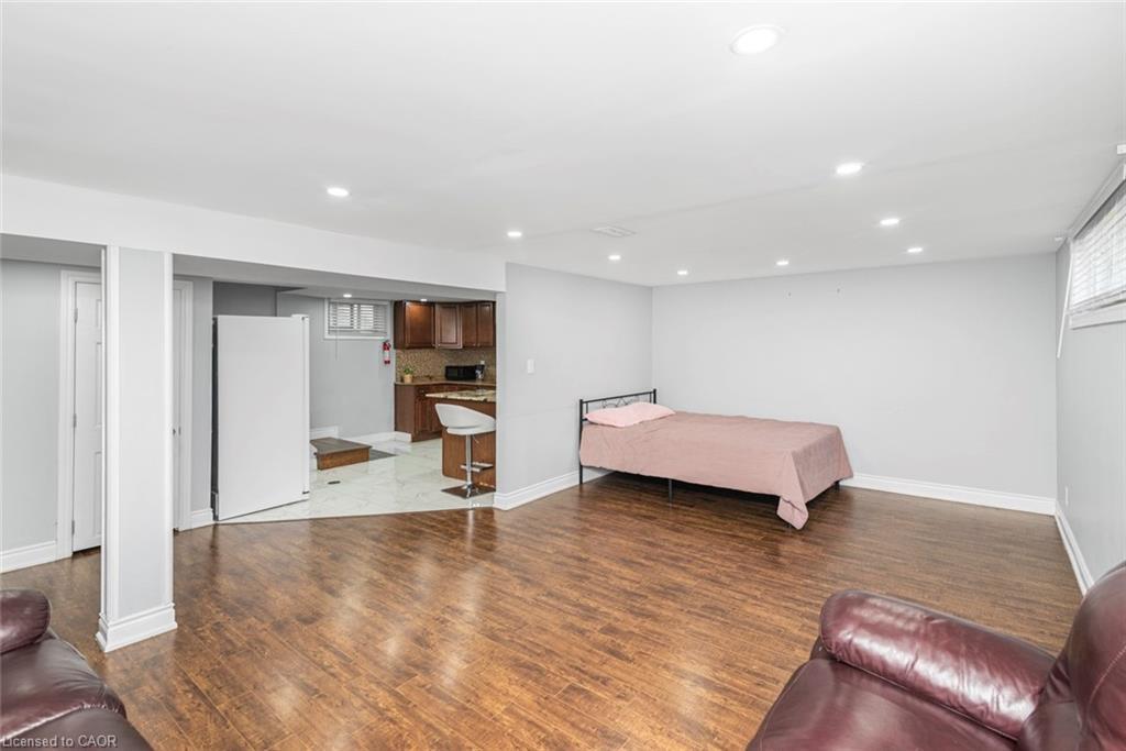 33 Alderney Avenue, Hamilton, ON - Indoor