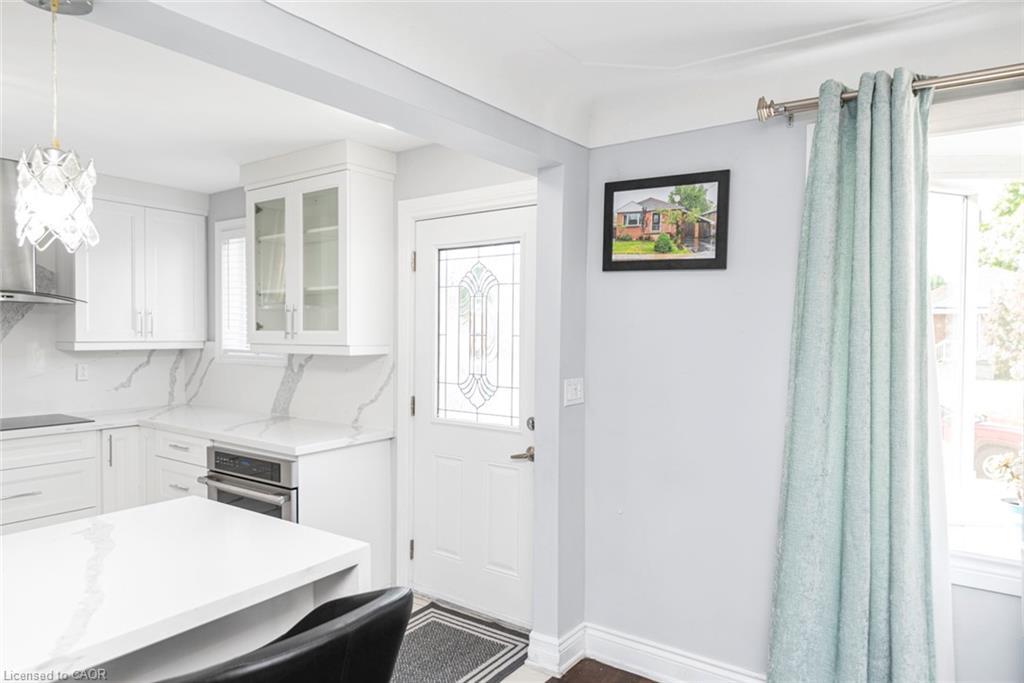 33 Alderney Avenue, Hamilton, ON - Indoor Photo Showing Kitchen