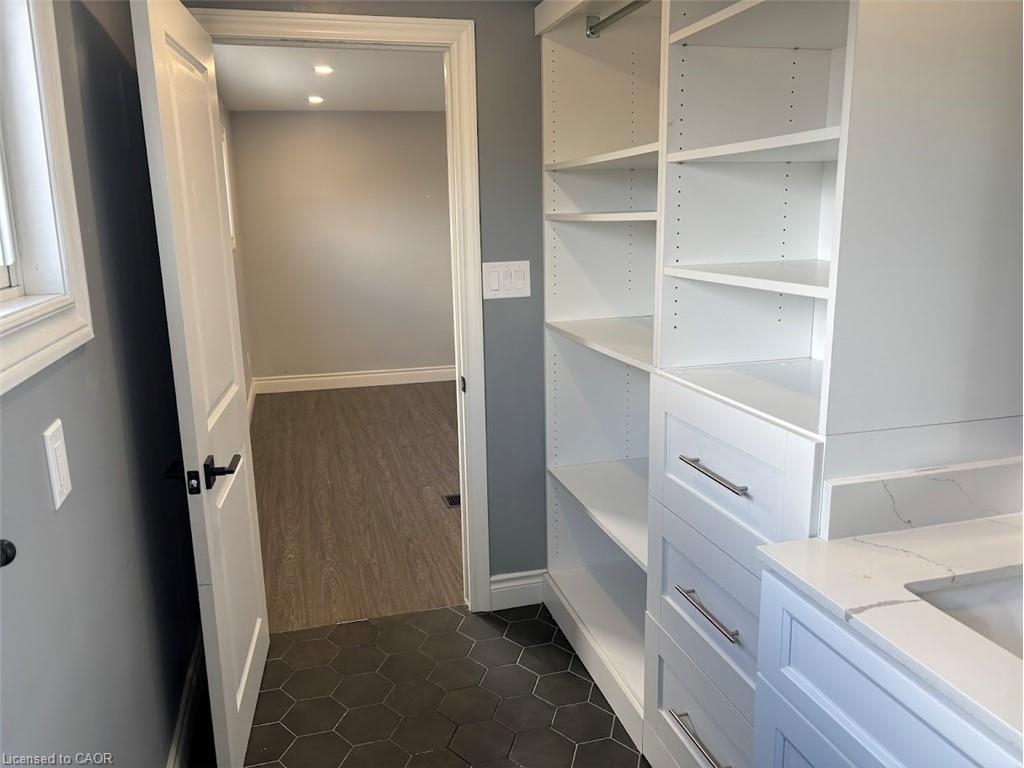 373 East 27Th Street, Hamilton, ON - Indoor With Storage