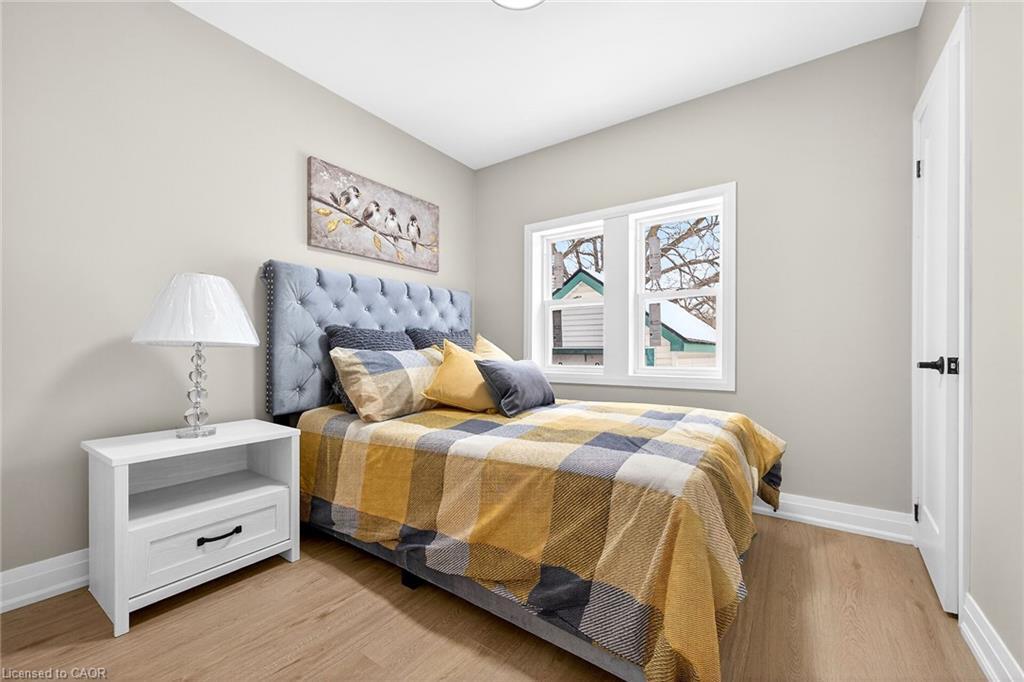 257 Broadway Avenue, Hamilton, ON - Indoor Photo Showing Bedroom