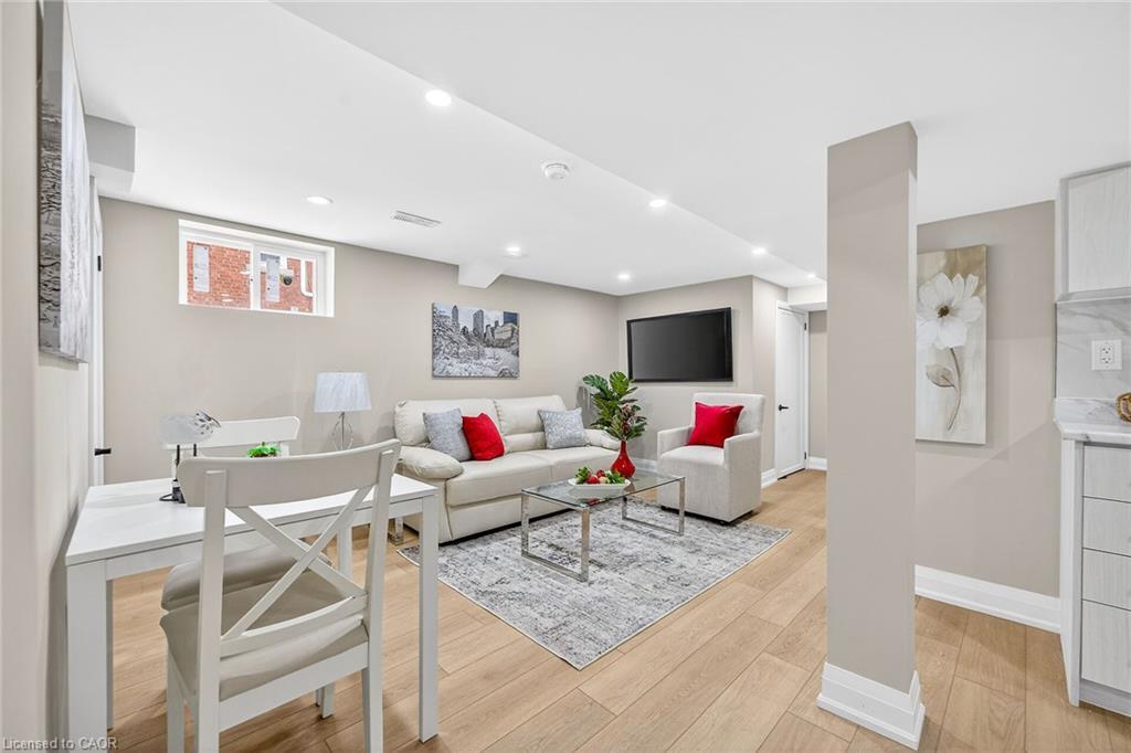 257 Broadway Avenue, Hamilton, ON - Indoor