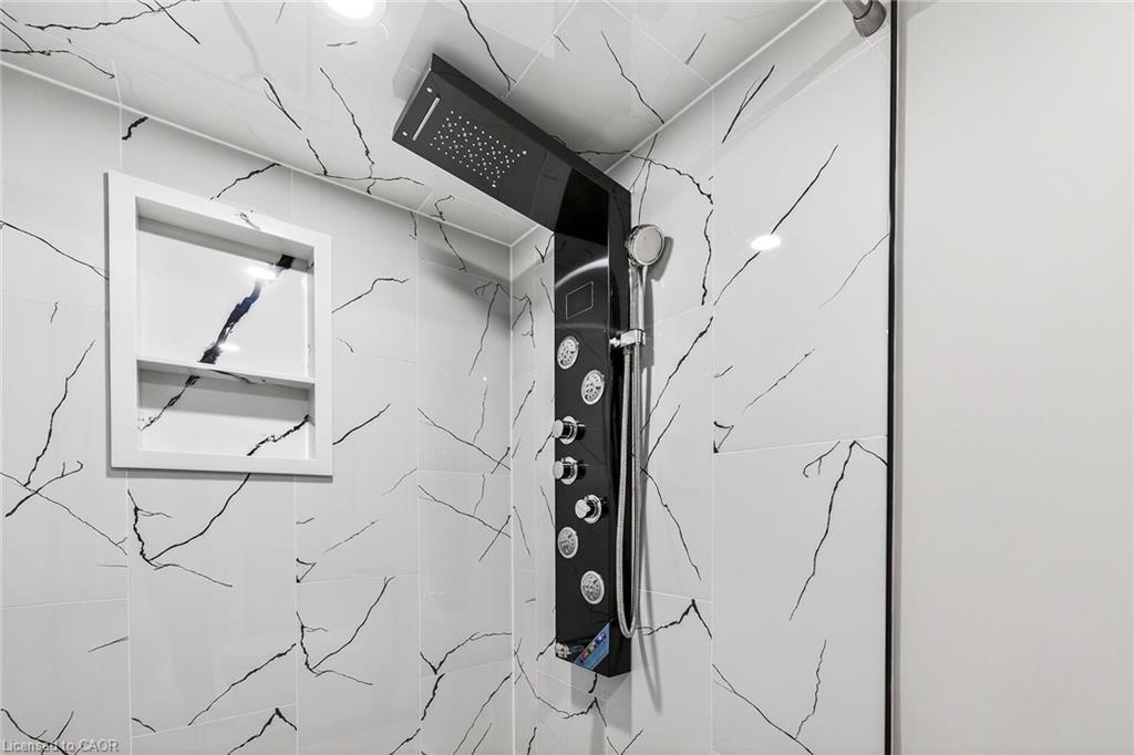 257 Broadway Avenue, Hamilton, ON - Indoor Photo Showing Other Room