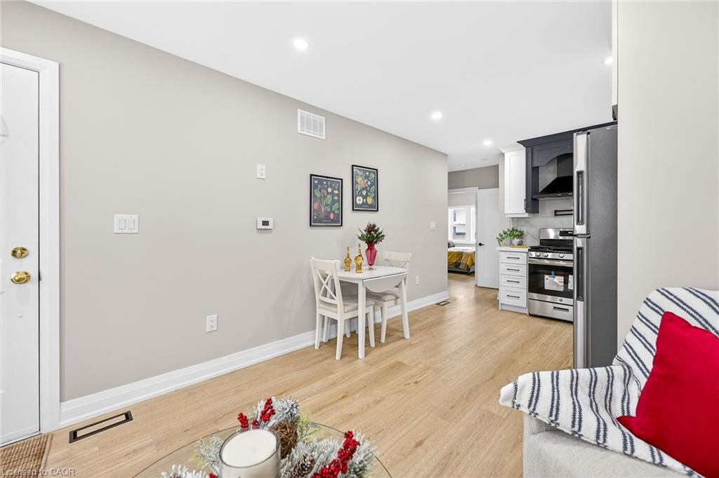 257 Broadway Avenue, Hamilton, ON - Indoor