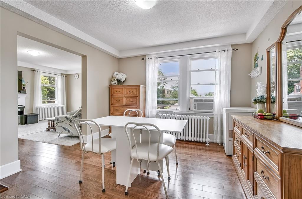 14-25 Mountwood Avenue, Hamilton, ON - Indoor Photo Showing Dining Room
