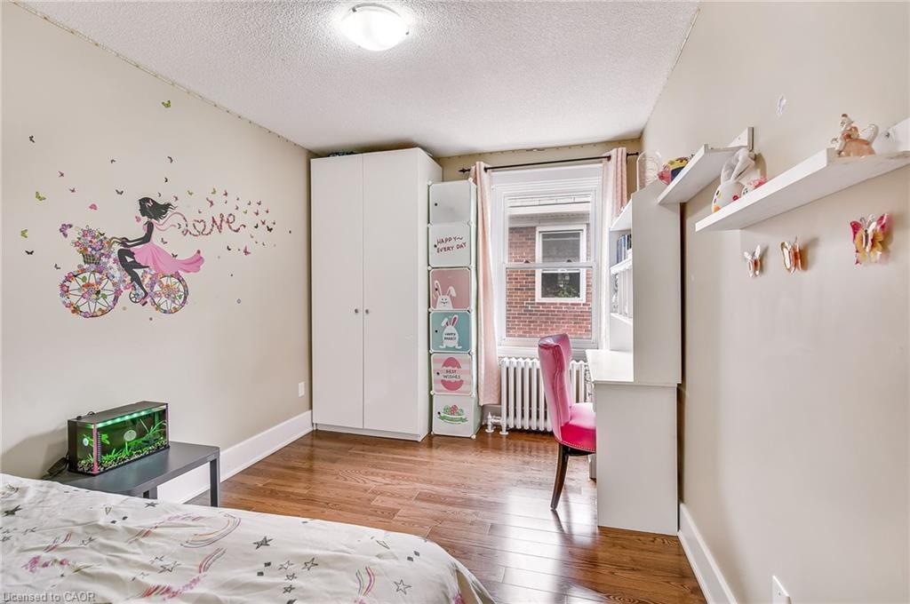 14-25 Mountwood Avenue, Hamilton, ON - Indoor Photo Showing Bedroom