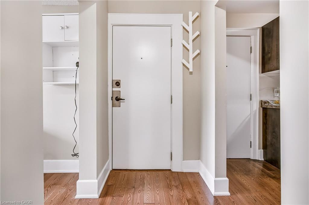 14-25 Mountwood Avenue, Hamilton, ON - Indoor Photo Showing Other Room