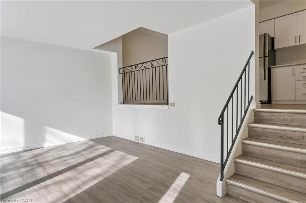 512-270 Montmorency Drive, Hamilton, ON - Indoor Photo Showing Other Room