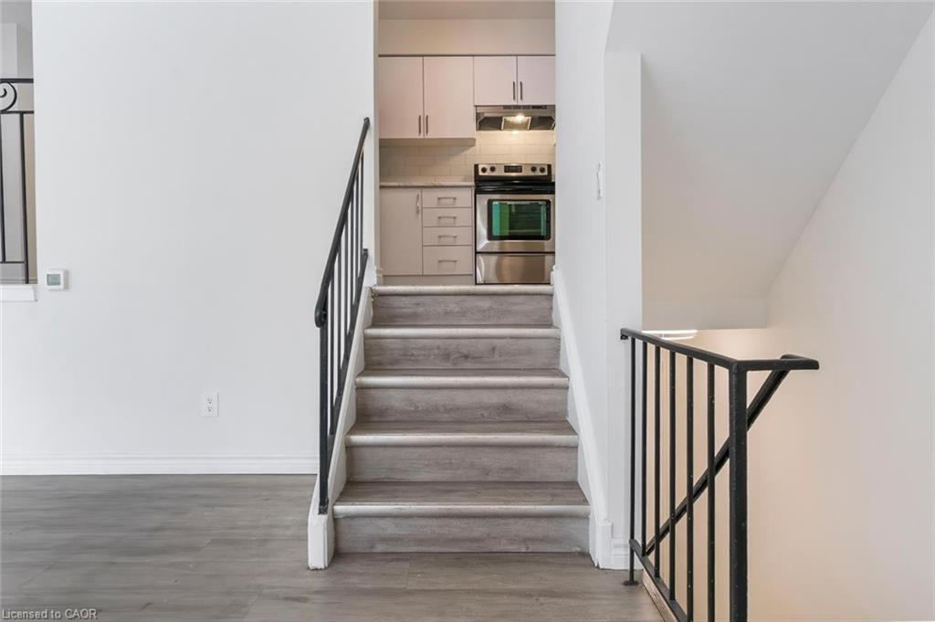 512-270 Montmorency Drive, Hamilton, ON - Indoor Photo Showing Other Room