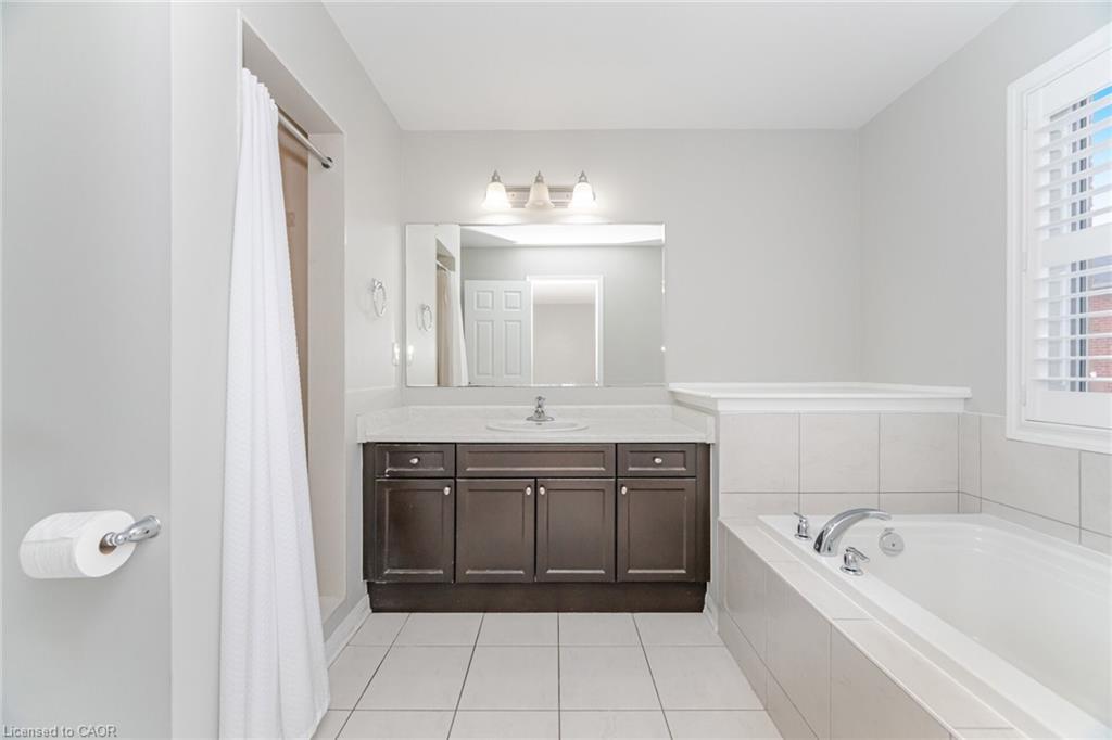 278 Gleave Terrace, Milton, ON - Indoor Photo Showing Bathroom