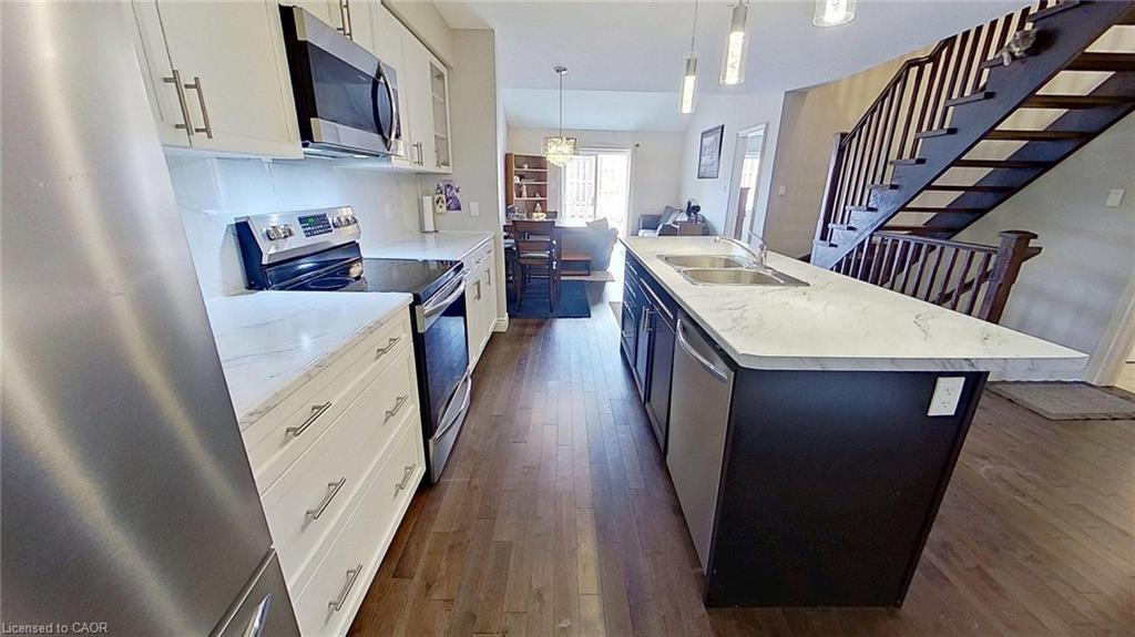 5-1 Chamberlain Avenue, Ingersoll, ON - Indoor Photo Showing Kitchen With Double Sink With Upgraded Kitchen