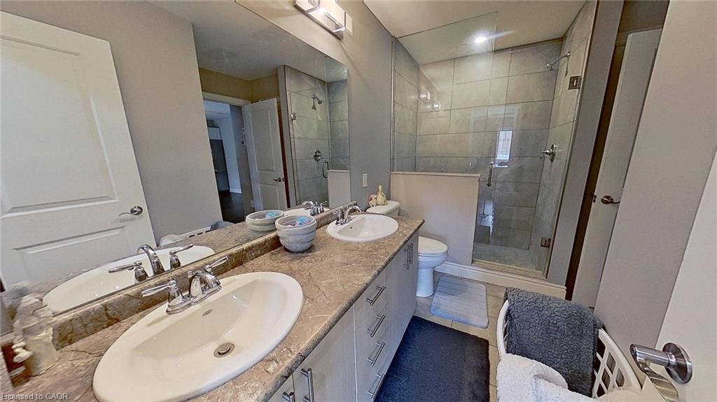 5-1 Chamberlain Avenue, Ingersoll, ON - Indoor Photo Showing Bathroom