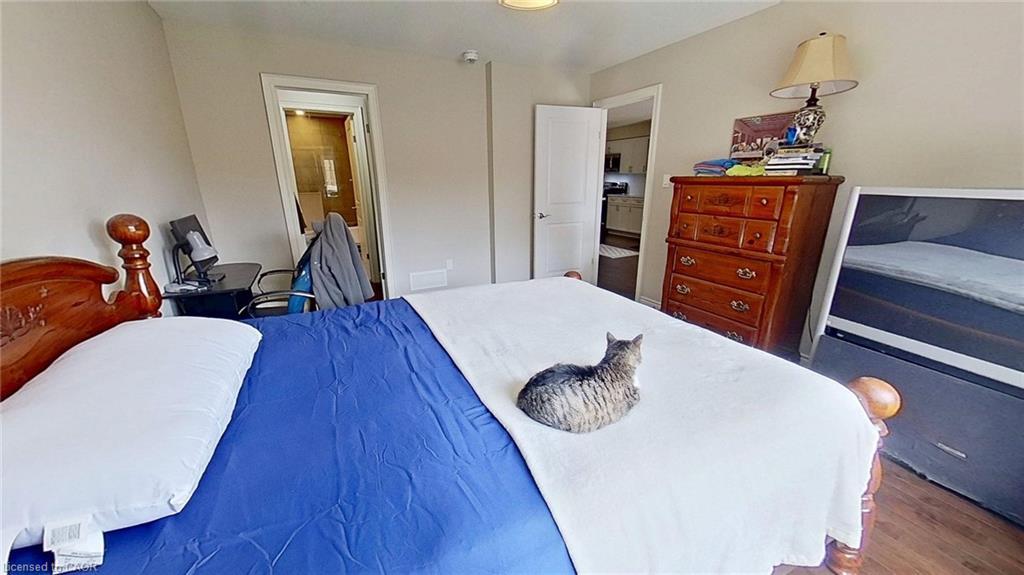 5-1 Chamberlain Avenue, Ingersoll, ON - Indoor Photo Showing Bedroom