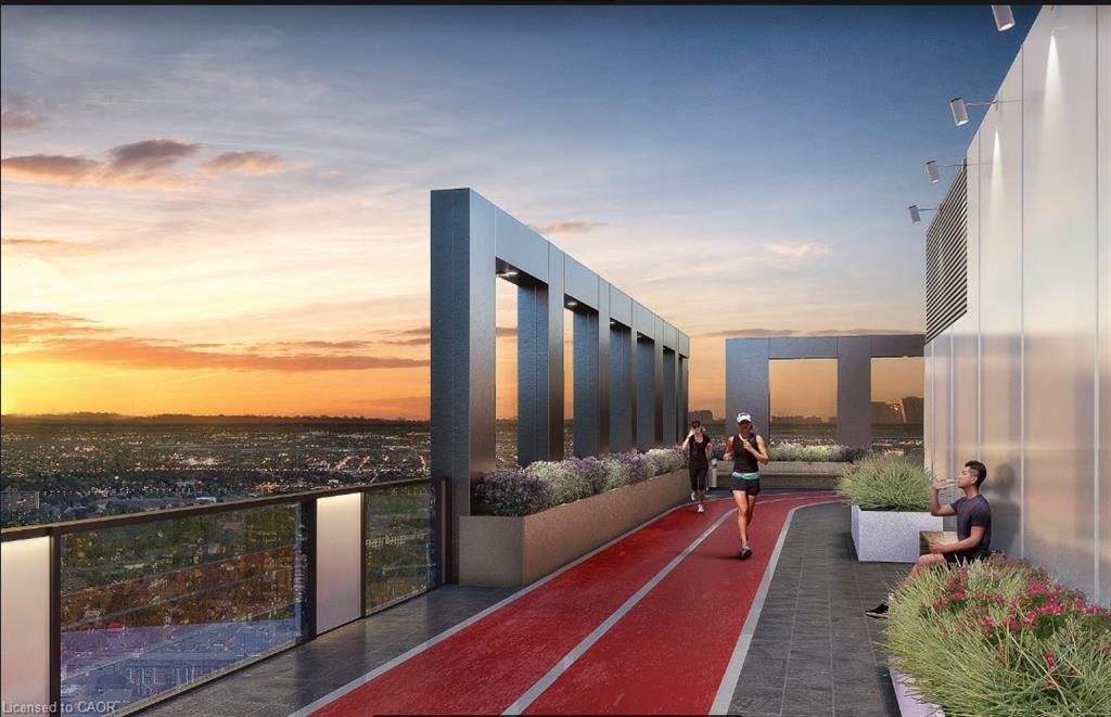 808-55 Duke Street W, Kitchener, ON - Outdoor