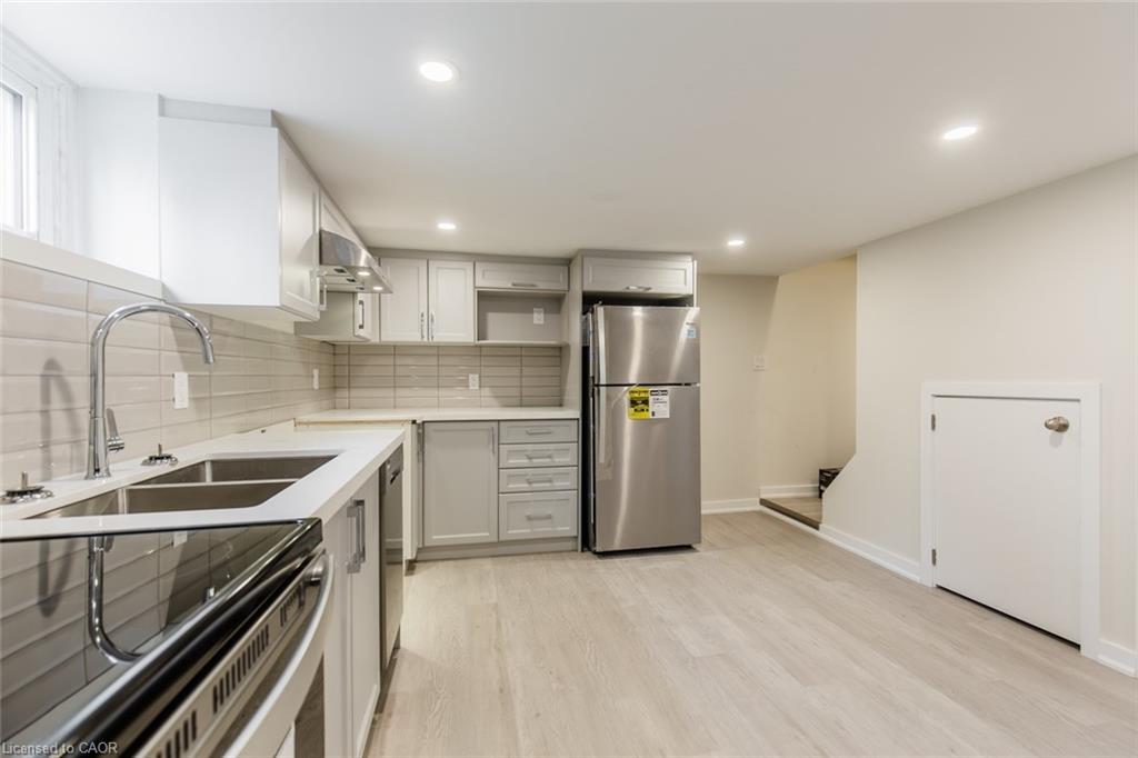 2-129 East 22Nd Street, Hamilton, ON - Indoor Photo Showing Kitchen With Stainless Steel Kitchen With Double Sink