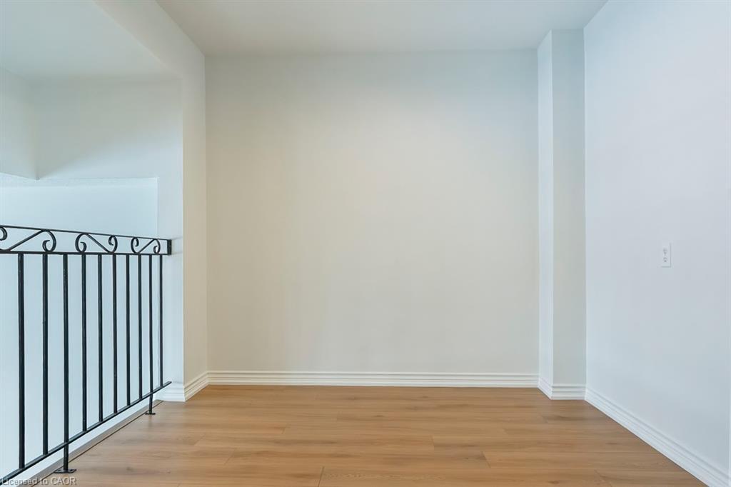 202-250 Montmorency Drive, Hamilton, ON - Indoor Photo Showing Other Room