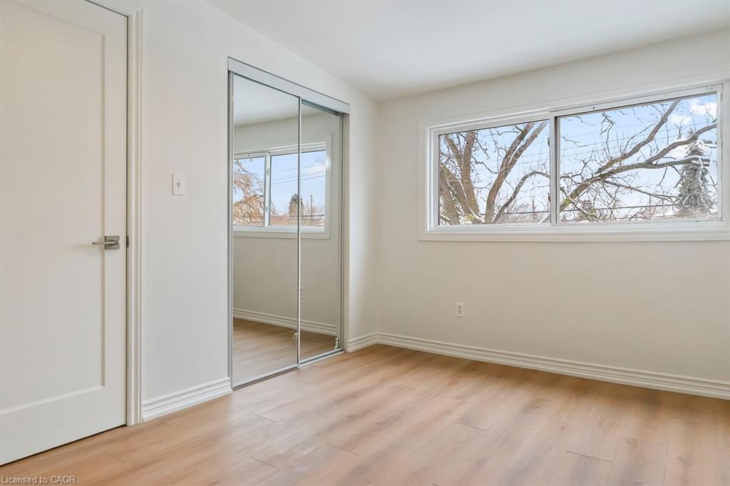 202-250 Montmorency Drive, Hamilton, ON - Indoor Photo Showing Other Room