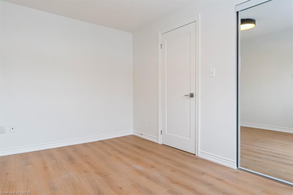 202-250 Montmorency Drive, Hamilton, ON - Indoor Photo Showing Other Room