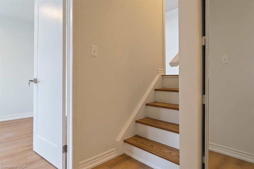 202-250 Montmorency Drive, Hamilton, ON - Indoor Photo Showing Other Room