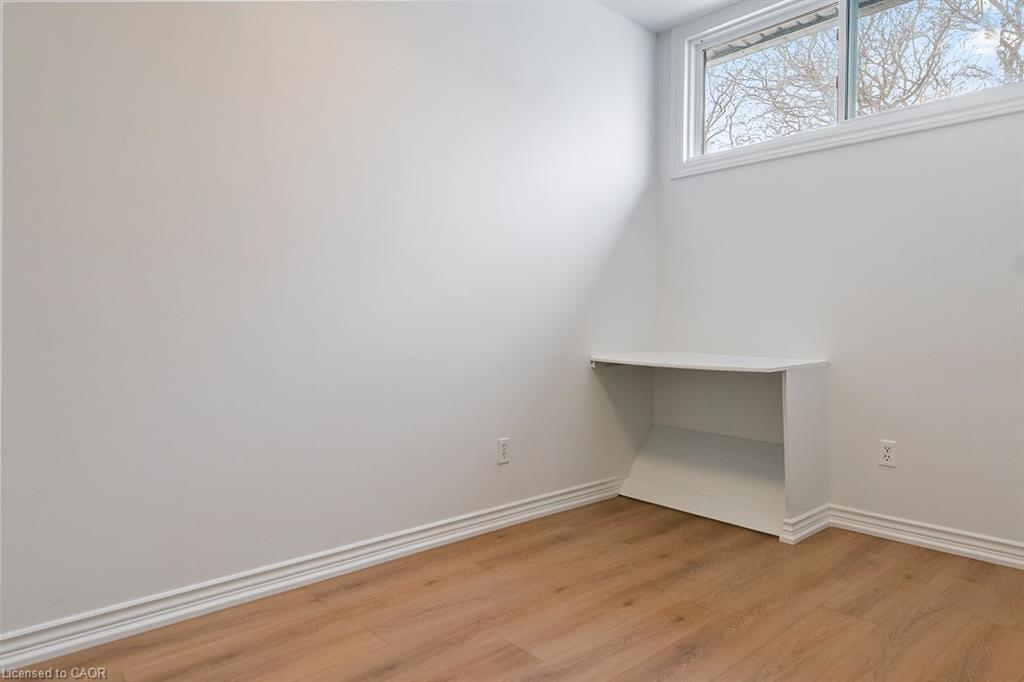 202-250 Montmorency Drive, Hamilton, ON - Indoor Photo Showing Other Room