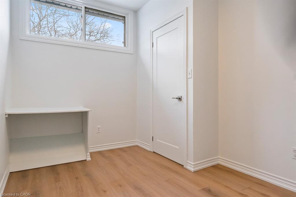 202-250 Montmorency Drive, Hamilton, ON - Indoor Photo Showing Other Room