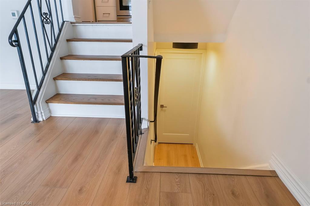 202-250 Montmorency Drive, Hamilton, ON - Indoor Photo Showing Other Room