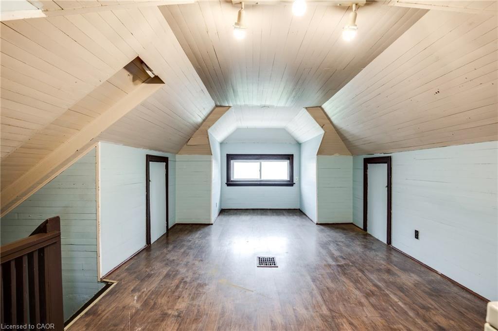 16 Eastbourne Avenue, Hamilton, ON - Indoor Photo Showing Other Room