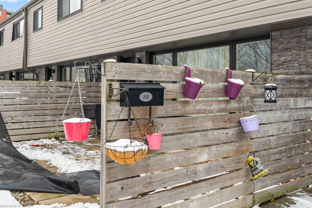 212-250 Montmorency Drive, Hamilton, ON - Outdoor