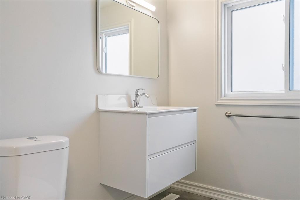 212-250 Montmorency Drive, Hamilton, ON - Indoor Photo Showing Bathroom
