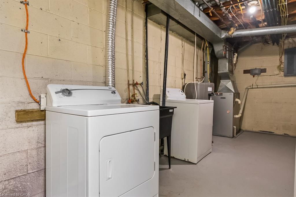 212-250 Montmorency Drive, Hamilton, ON - Indoor Photo Showing Laundry Room