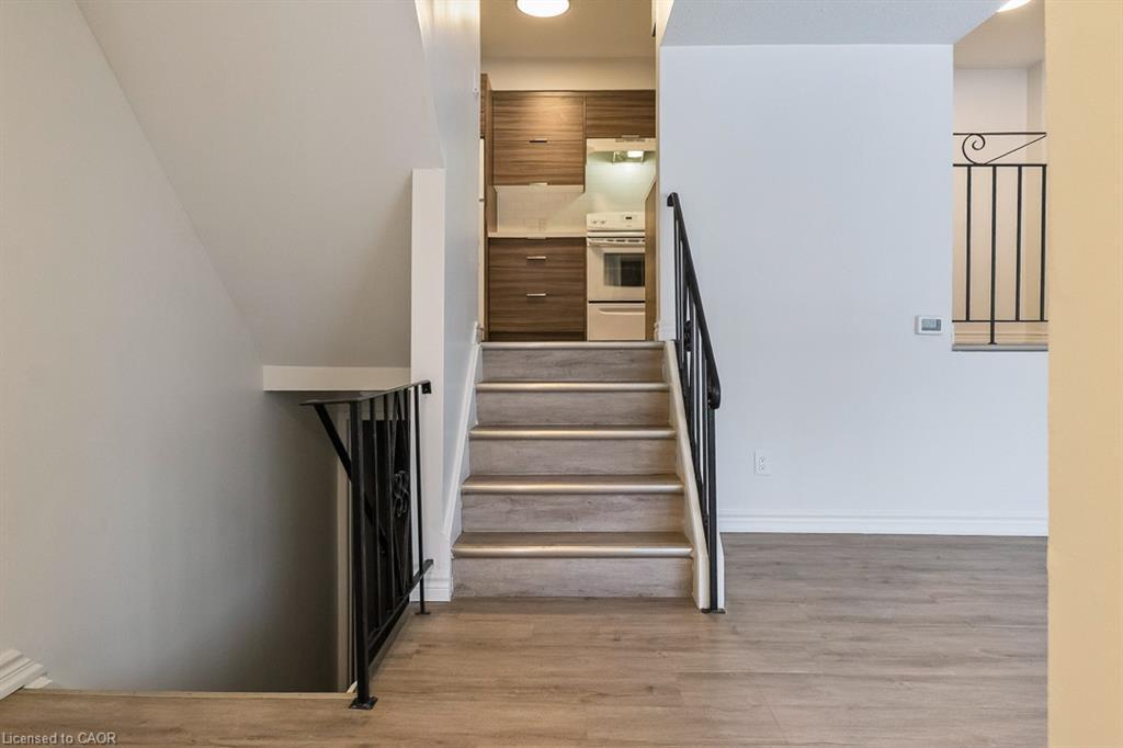 212-250 Montmorency Drive, Hamilton, ON - Indoor Photo Showing Other Room