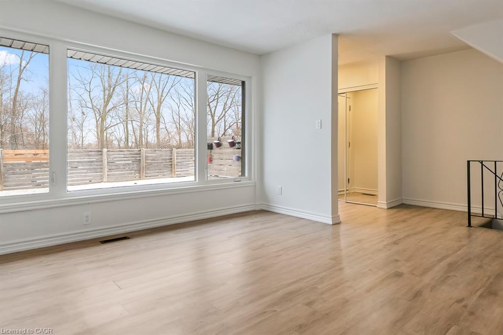 212-250 Montmorency Drive, Hamilton, ON - Indoor Photo Showing Other Room